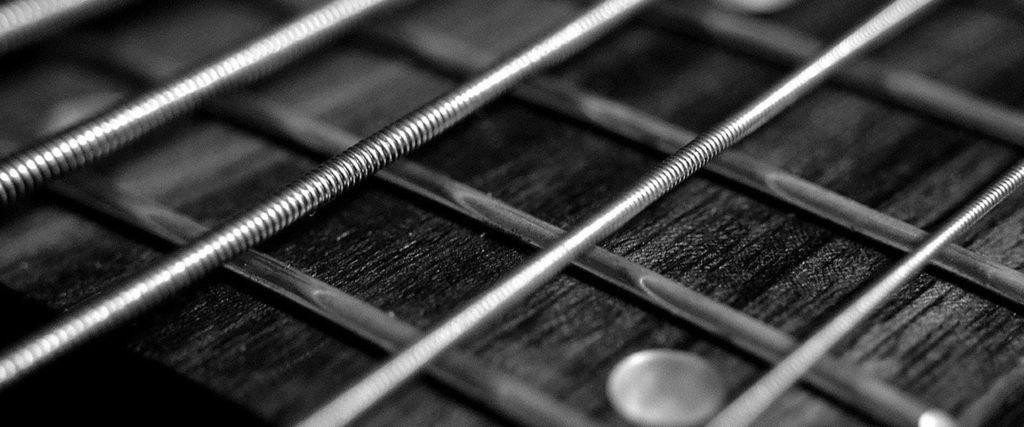 SliderImages_0001_string-555070_1280